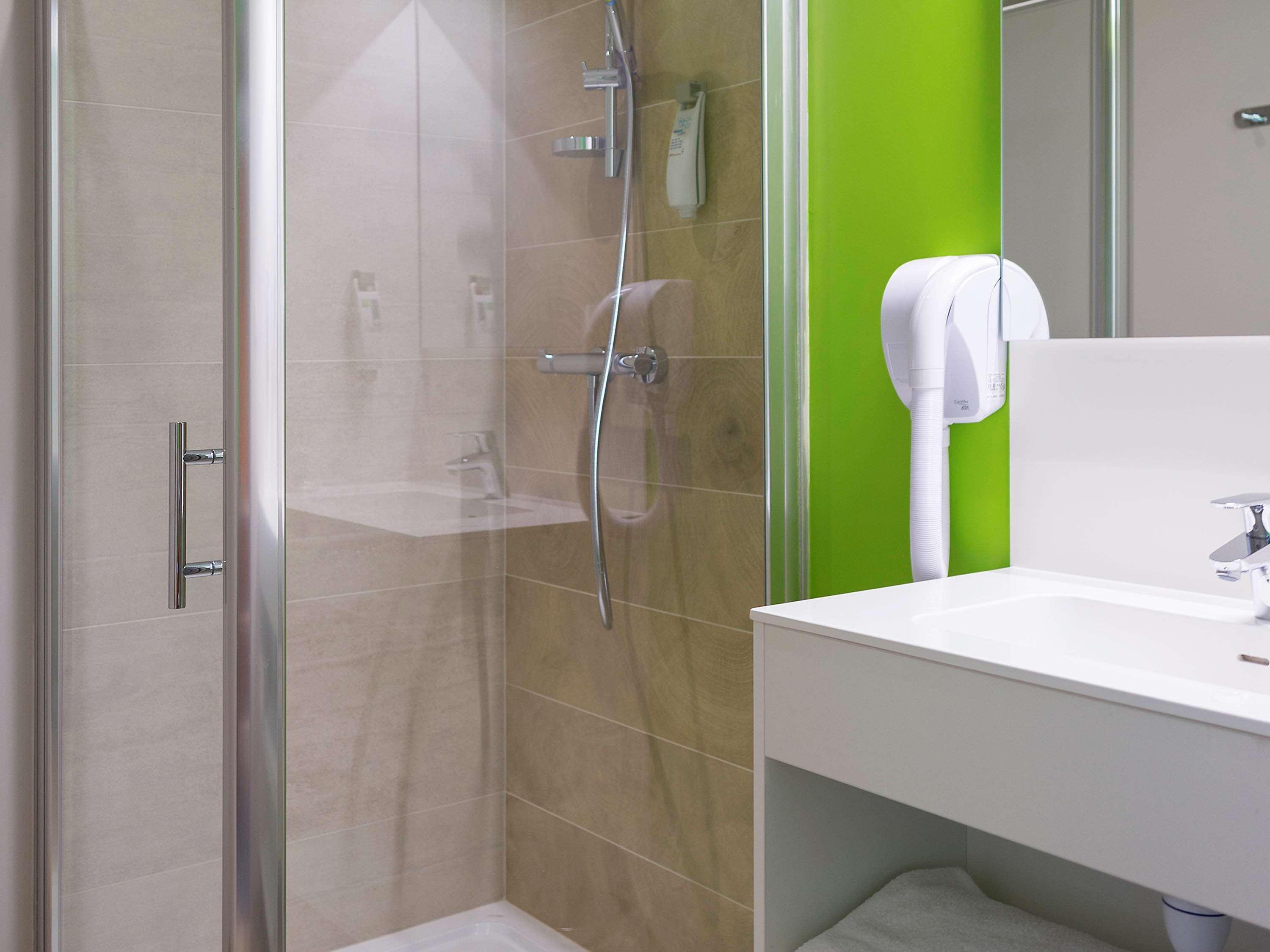 Ibis Styles Villeneuve Sur Lot Exterior photo