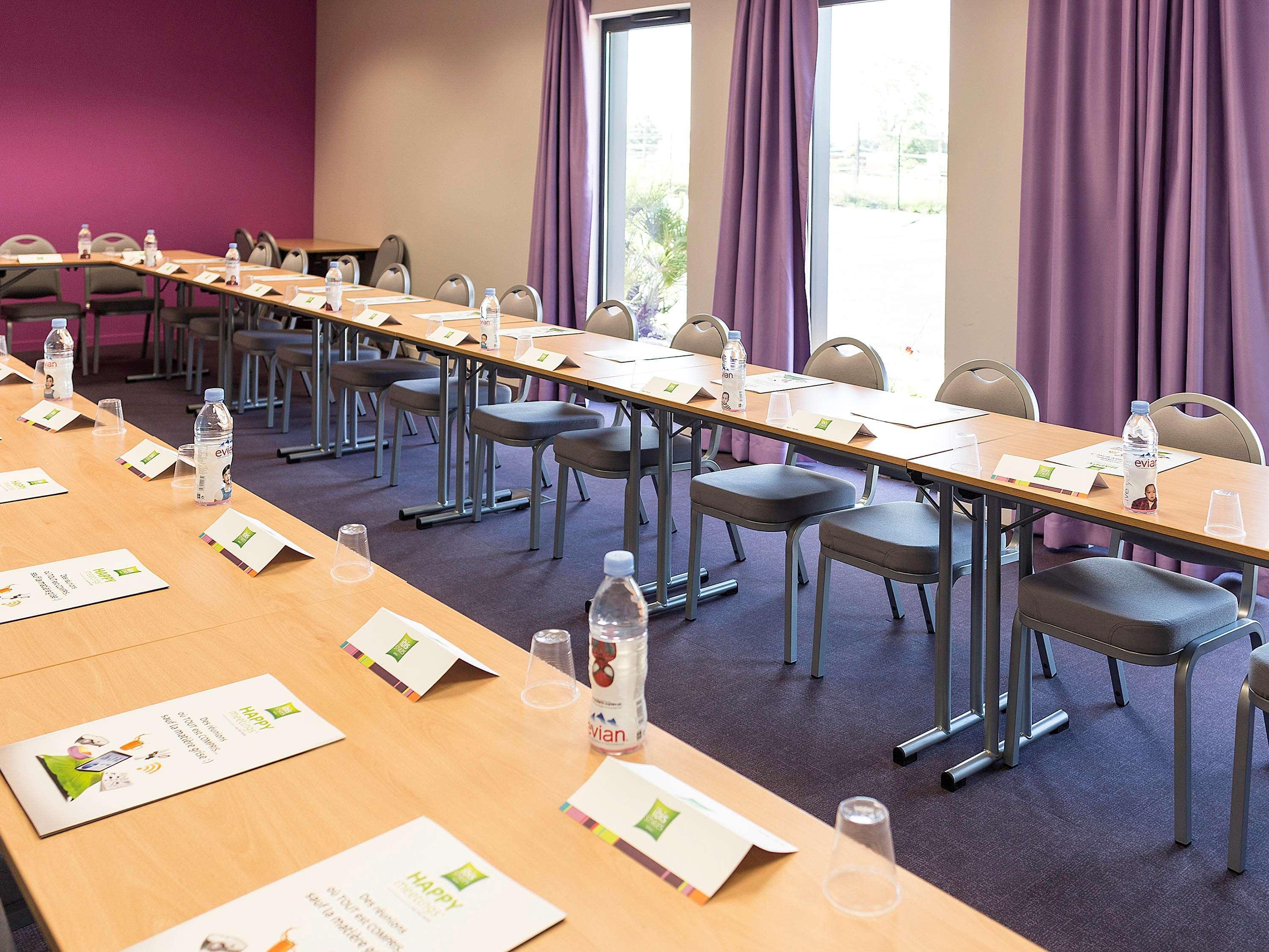 Ibis Styles Villeneuve Sur Lot Exterior photo