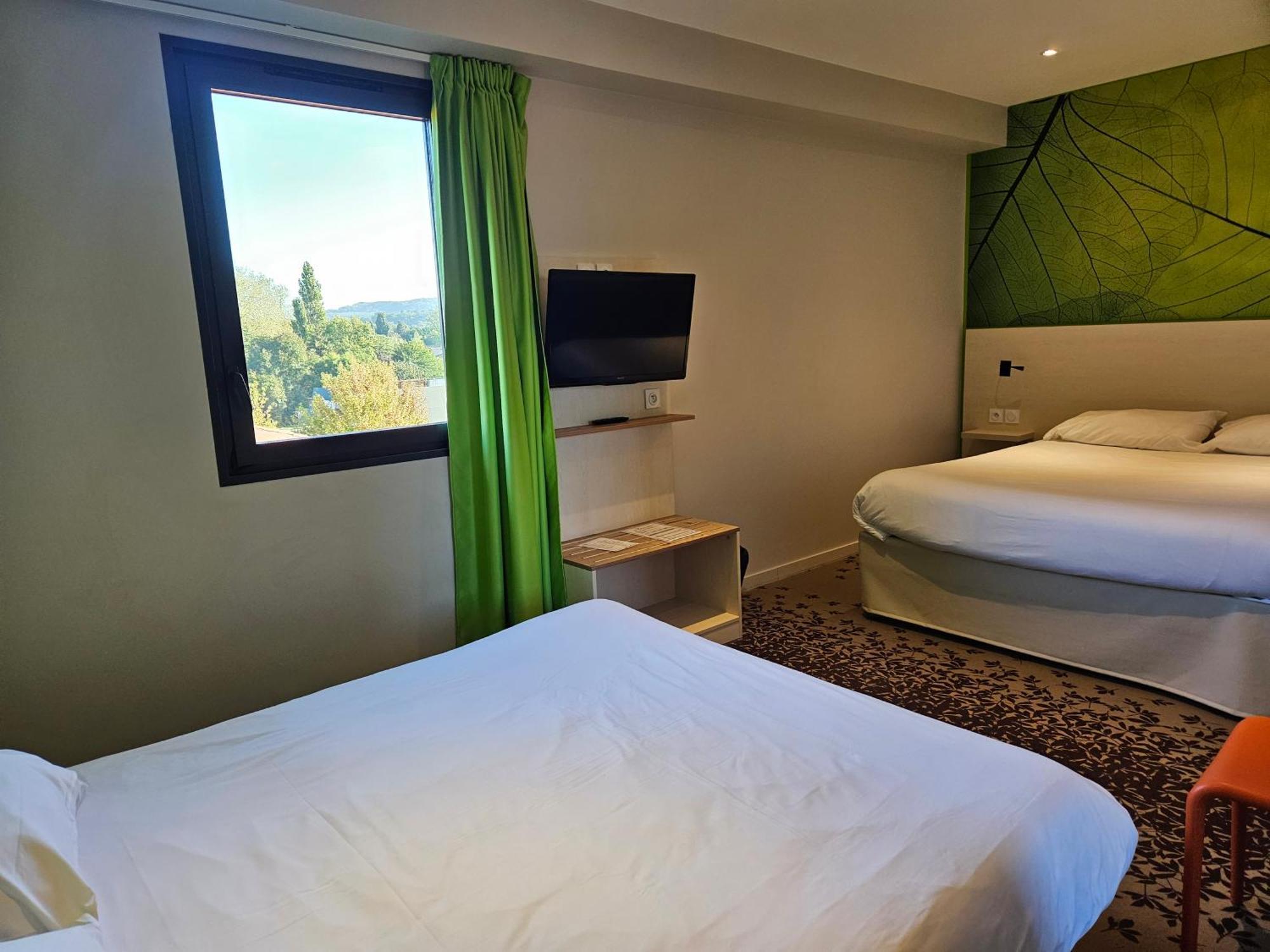 Ibis Styles Villeneuve Sur Lot Exterior photo