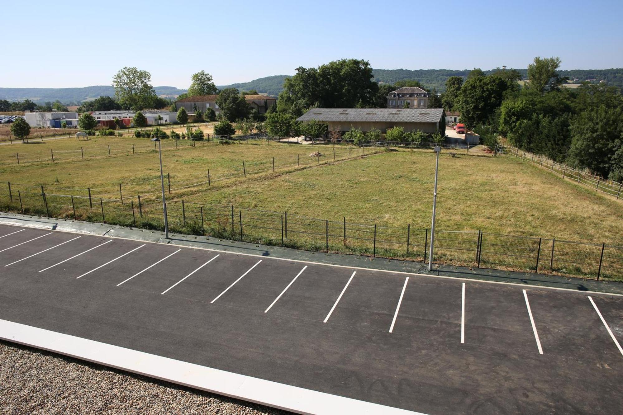 Ibis Styles Villeneuve Sur Lot Exterior photo