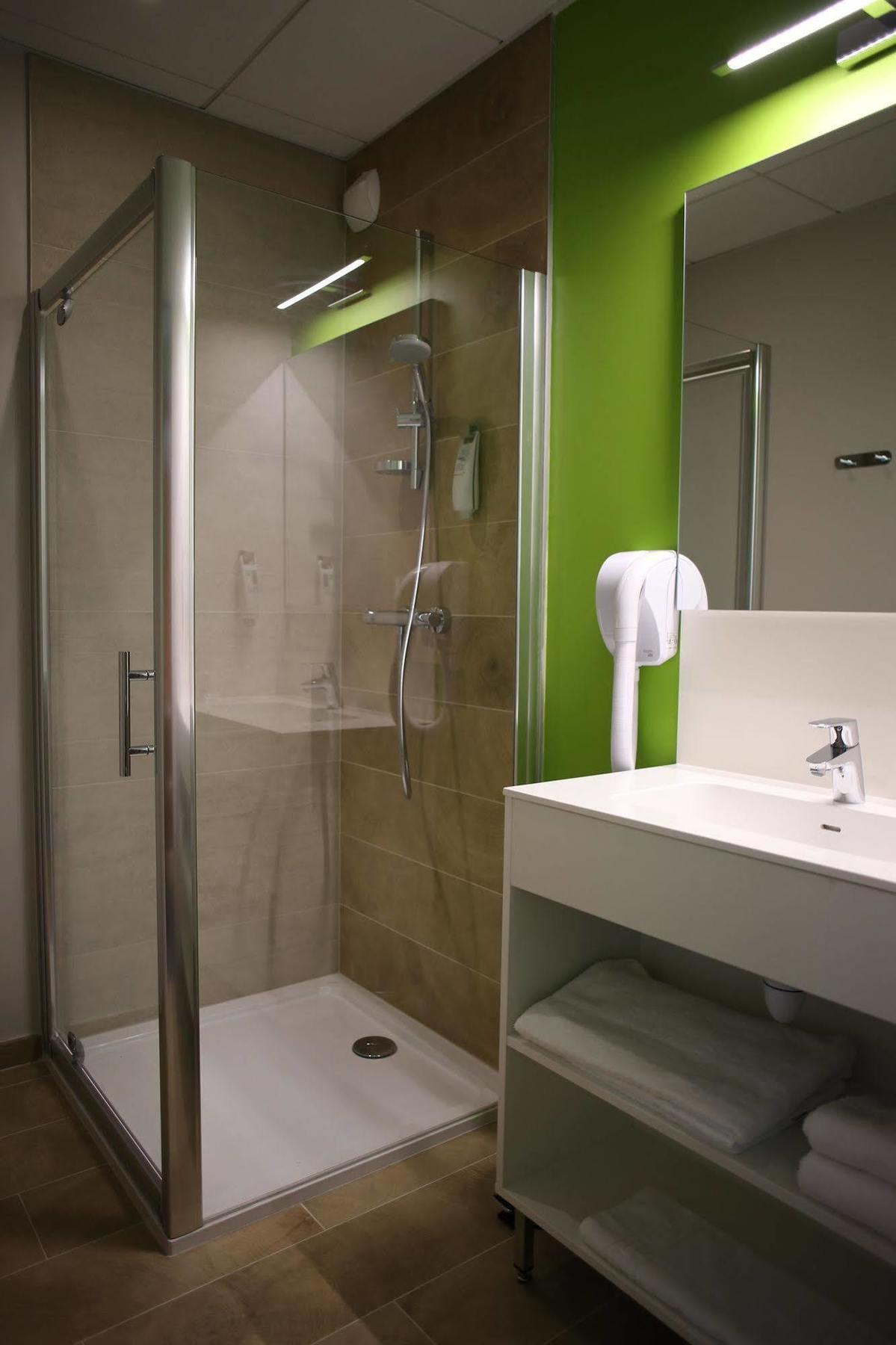 Ibis Styles Villeneuve Sur Lot Exterior photo